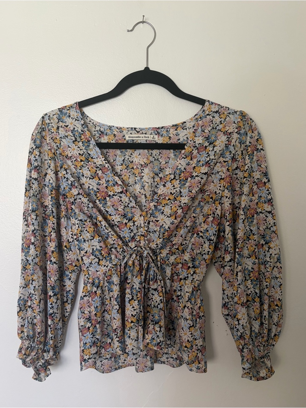 Abercrombie & Fitch Multi-Color Floral Tie-Front Blouse